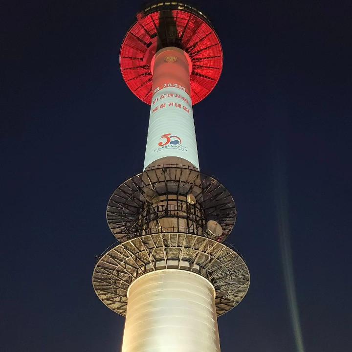 HUT RI ke-78, Lampu di Balai Kota Seoul dan Namsan Tower Berwarna Merah Putih