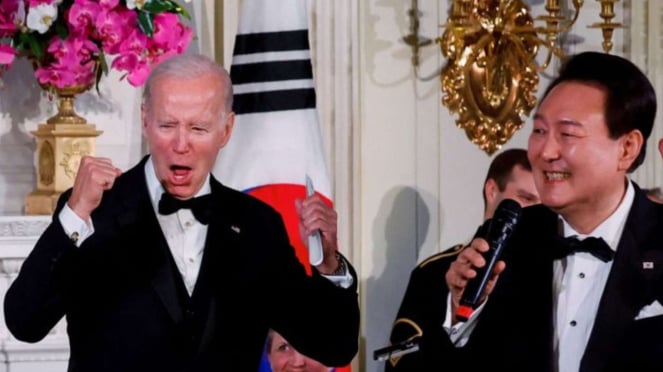 Momen Joe Biden dan Yoon Suk Yeol nyanyi bersama di Gedung Putih