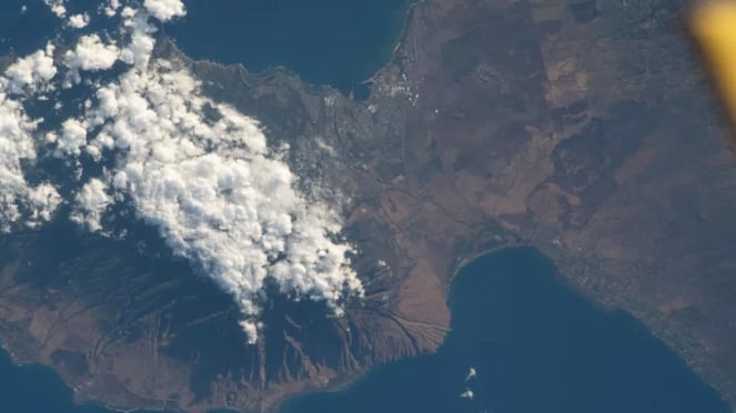 Citra Satelit NASA menangkap kebakaran yang menghanguskan pulai Maui, Hawaii