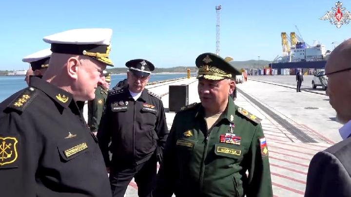 Menteri Pertahanan Rusia mengkaji modernisasi kapal selam nuklir Armada Pasifik